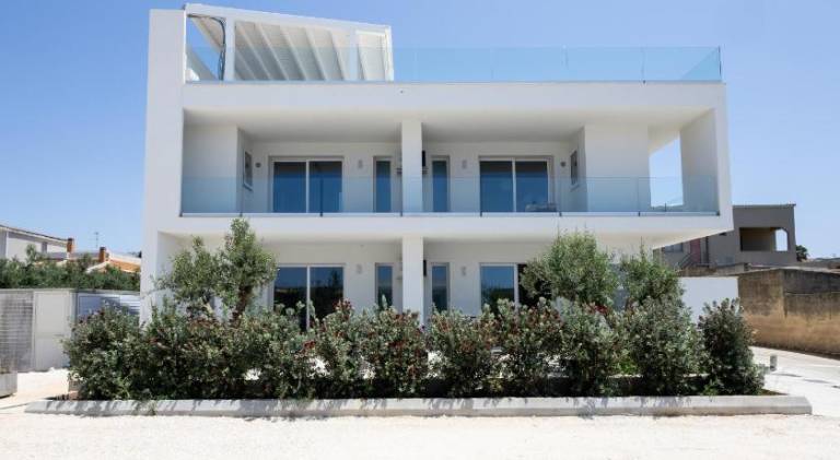 Holiday apartment with yard, terrace & grill in Marsala