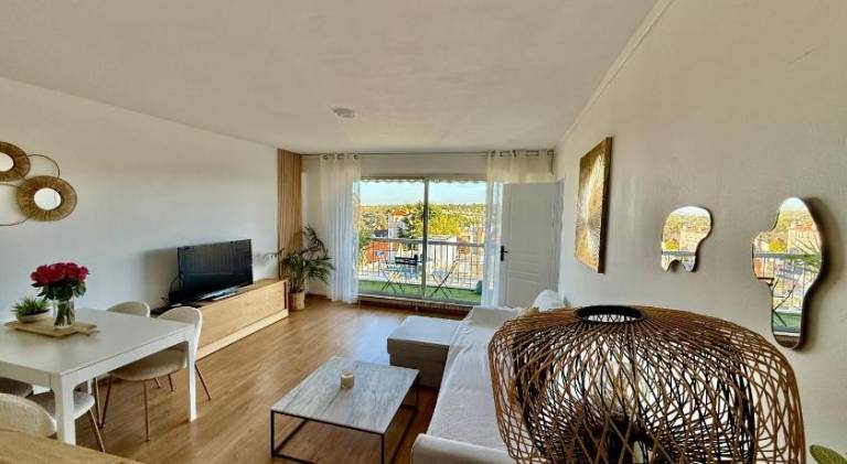 Holiday apartment with hot tub & terrace — photo 2