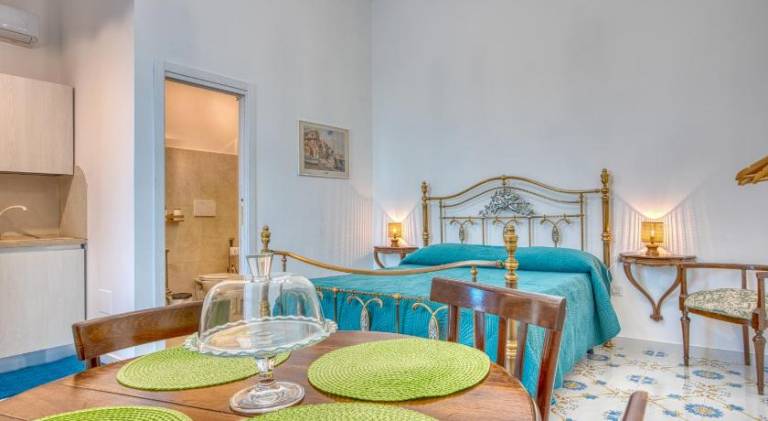 Apartment with 2 rooms for 4 persons — photo 3