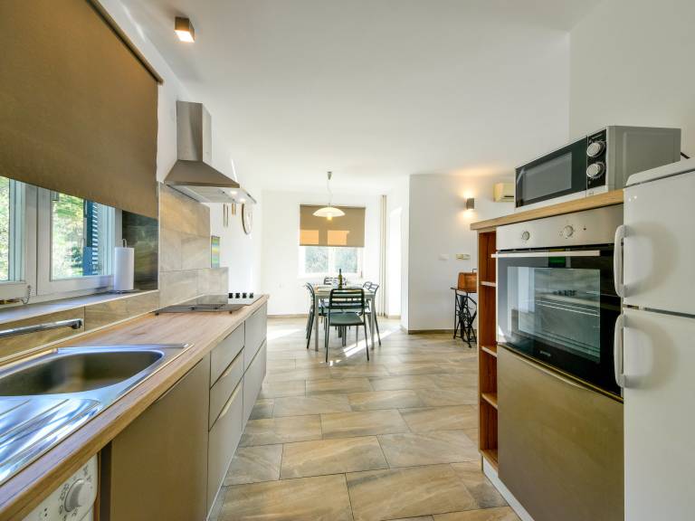 Wonderful rental apartment with patio & garden | Sea view | Next to the beach | Pet-friendly — photo 4
