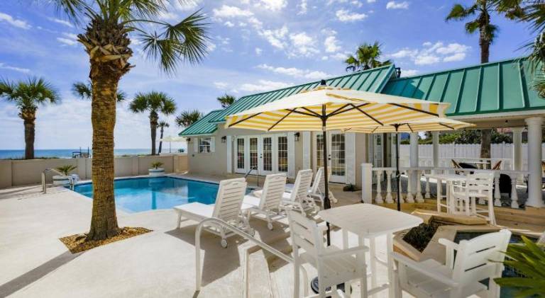 Island Cottage Inn in Flagler Beach, FL
