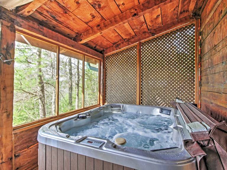 Secluded Sevierville Cabin w/ Hot Tub! — photo 3