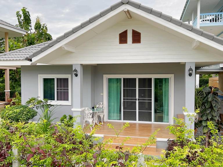 Vacation home with garden & terrace in Rayong