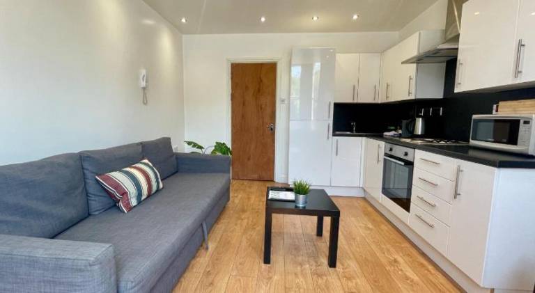 Apartment | Near Cardiff Castle — photo 5