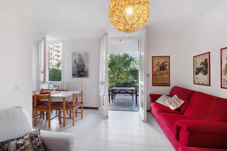 Holiday apartment with patio | Garden view — photo 3