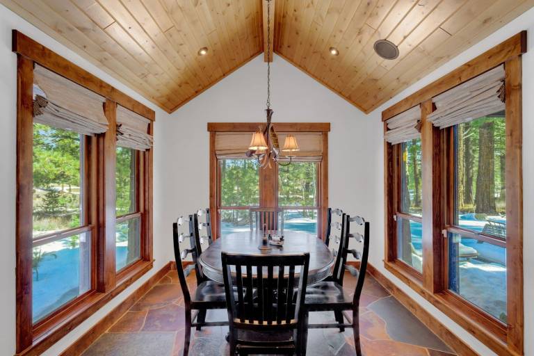 Cabin with terrace & private pool — photo 5