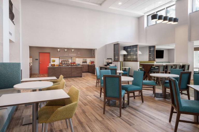 Hampton Inn & Suites Fort Myers Beach/Sanibel Gateway — photo 4