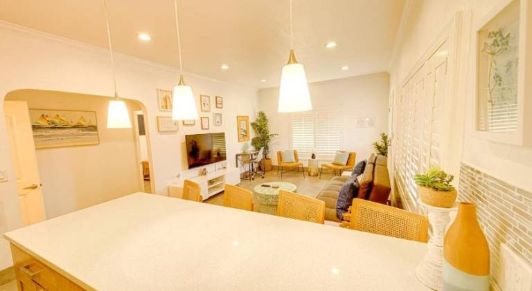 Apartment with 1 room for 3 persons in Newport, CA