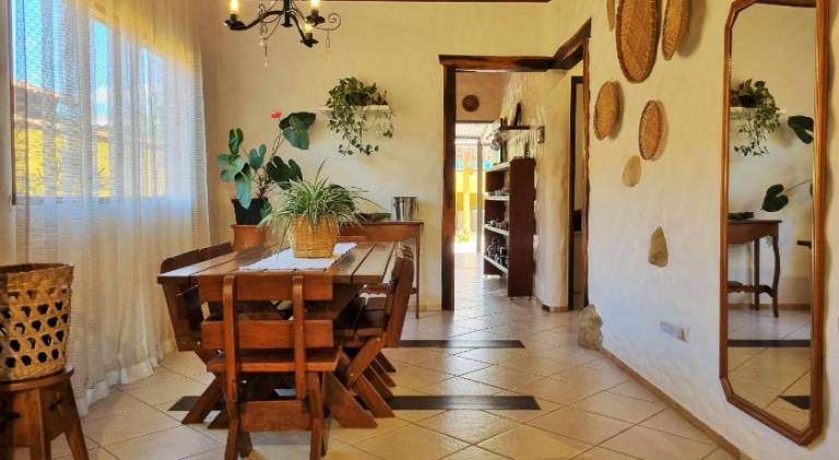 Vacation home with jacuzzi, patio & garden | Pets allowed — photo 4