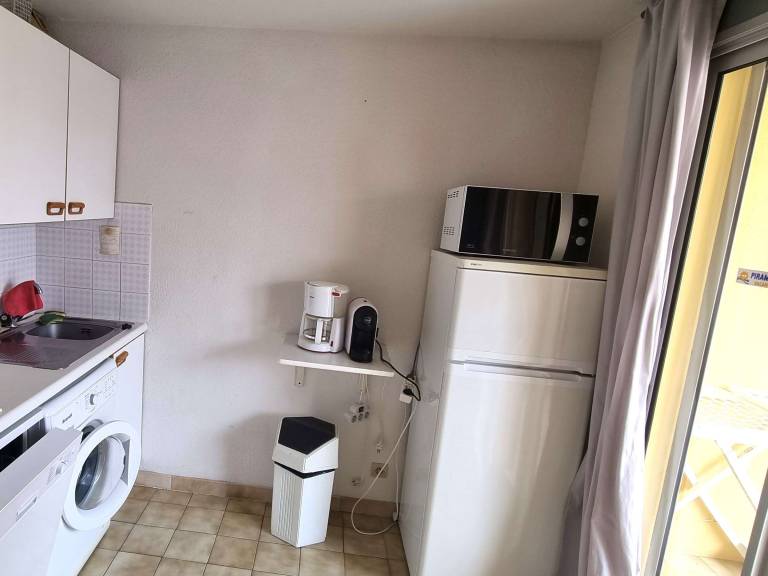Apartment with pool — photo 4