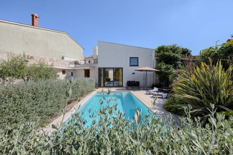 Fully equipped beautiful villa with terrace, barbeque & pool | Pet-friendly — photo 4