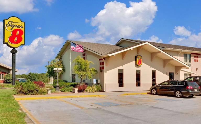 Super 8 By Wyndham Keokuk in Keokuk, IA