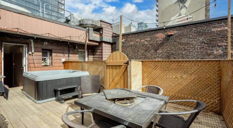 Holiday apartment with hot tub | Close to Mary | Pet-friendly — photo 4