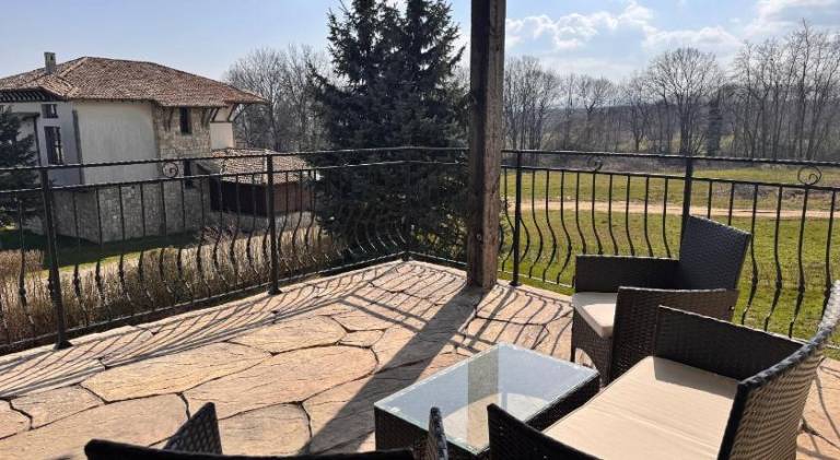 Villa with yard, patio & barbeque — photo 5
