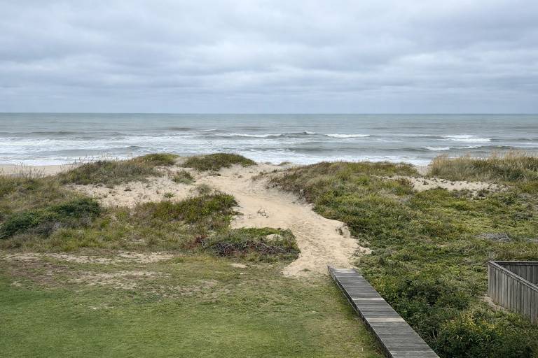 SN9615- Oceanfront Beauty! With 4 Bedrooms, Direct Beach Access, Wifi! in Nags Head, NC
