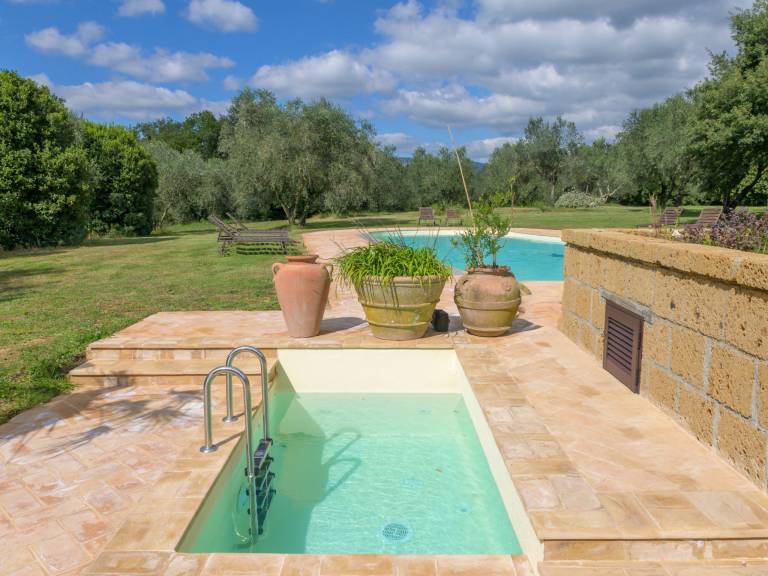 House with terrace, private pool & BBQ — photo 3