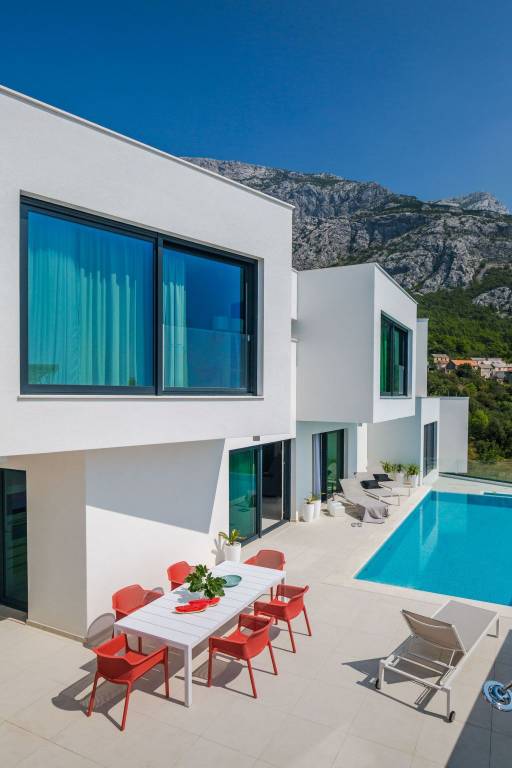 House with patio, private pool & garden — photo 4