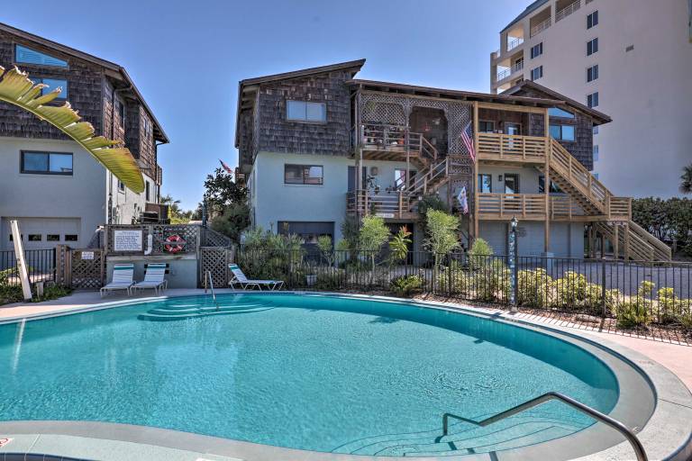 New Smyrna Beach Townhome Steps to Ocean