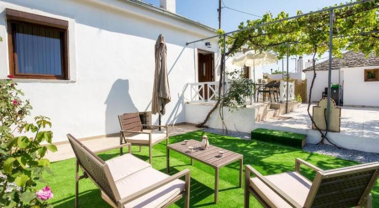 Beautiful apartment with patio, BBQ & yard | Good for workation | Pets allowed — photo 3