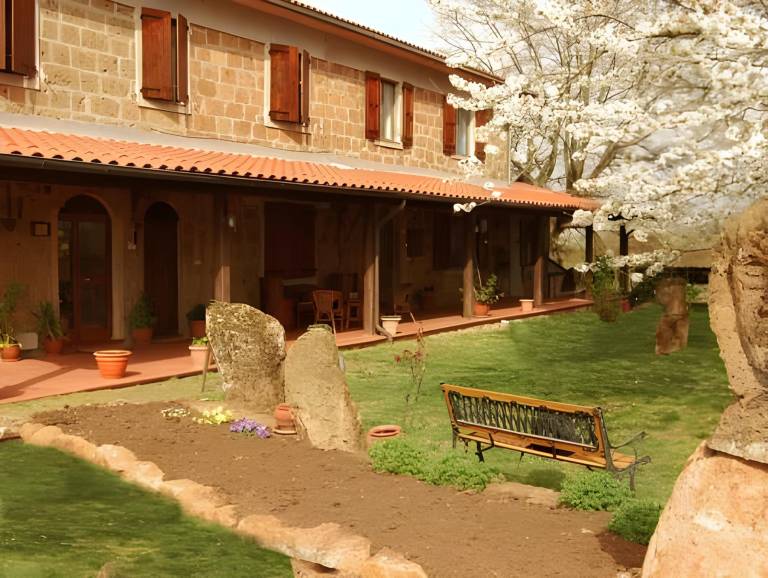 Farm with barbeque & garden | Pets are welcome in Sorano