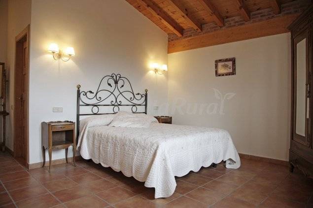 Casa Rural ∙ 8 Habitaciones ∙ 3 Huéspedes - 