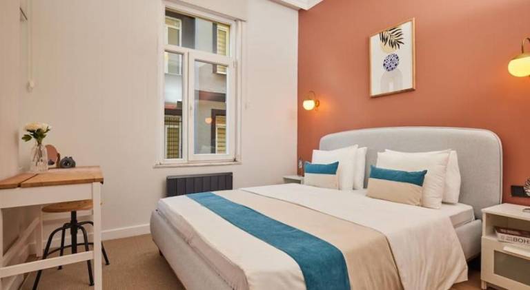 Stunning 3BR 2Bath AC in Center - SanturD4 — photo 2
