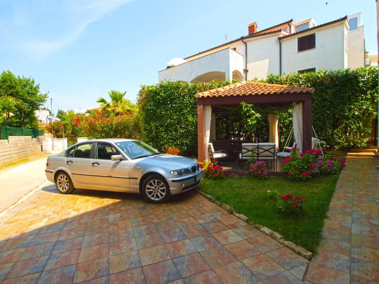 Holiday apartment with terrace — photo 3