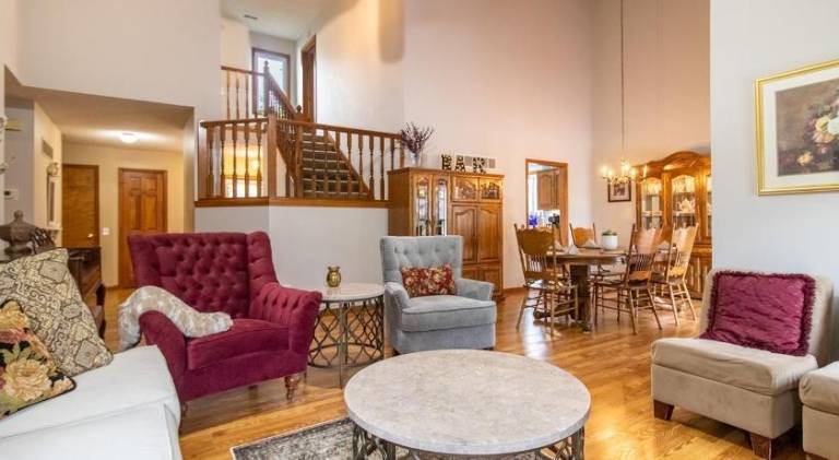 House | Pets are welcome in Lawrence, KS
