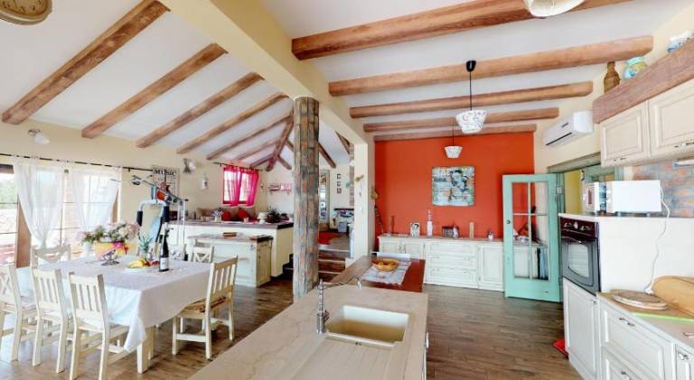 Wonderful villa with hot tub & pool | Pets allowed — photo 3