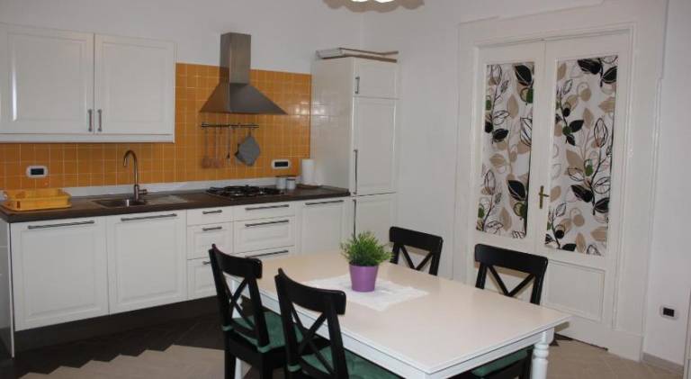 Holiday apartment with 2 rooms for 5 persons — photo 4