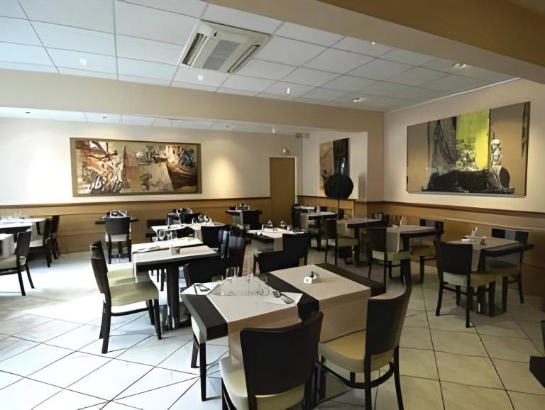 Logis Hotel Restaurant du Midi - Rodez Centre — photo 2