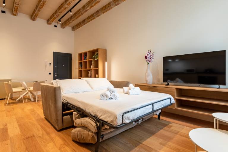 Rental apartment | Next to Juliet | City view | Perfect for remote work — photo 4