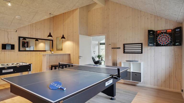 Family-oriented spacious house with sauna, hot tub & yard | Pets are welcome — photo 3