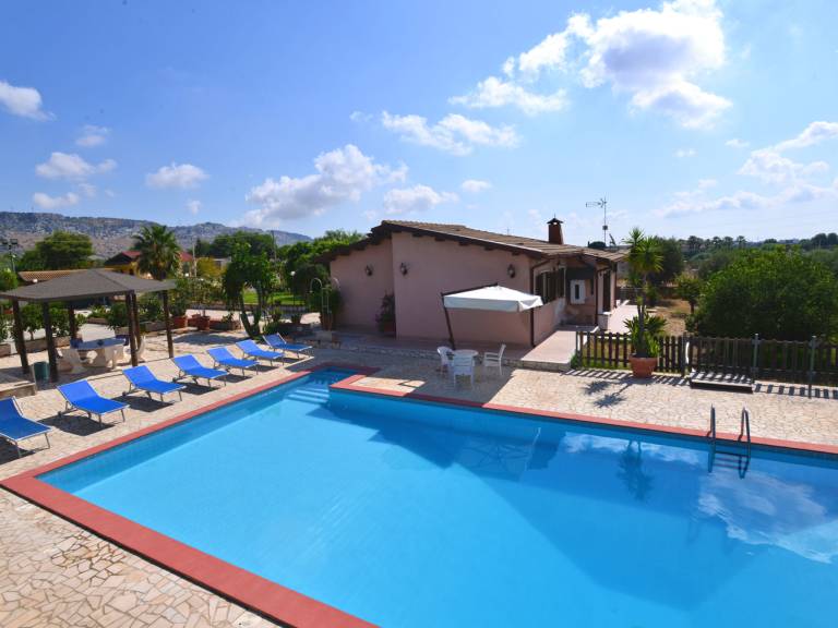 Fully equipped vacation home with patio, private pool & grill | Nature view | Pets allowed — photo 2
