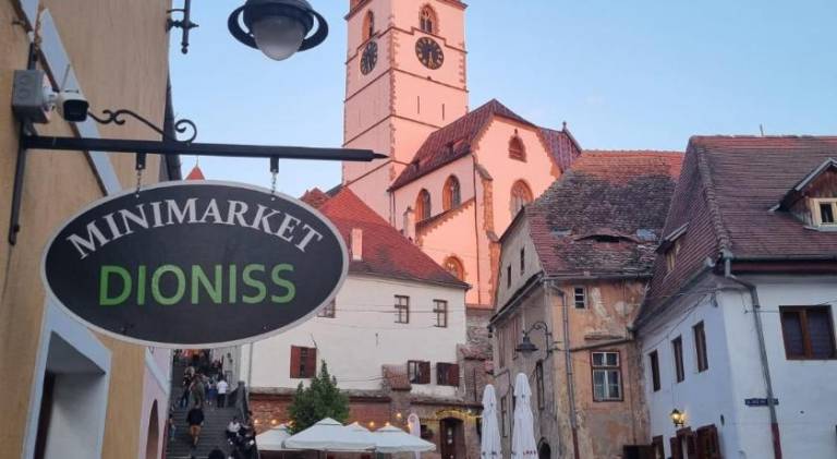 Rental apartment with 3 rooms for 8 persons in Sibiu