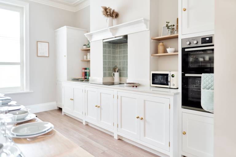 The Beach House (Sleeps 20 & 4 mins to Beach) — photo 5