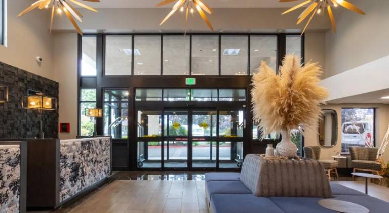 Oxford Suites Portland - Jantzen Beach — photo 3