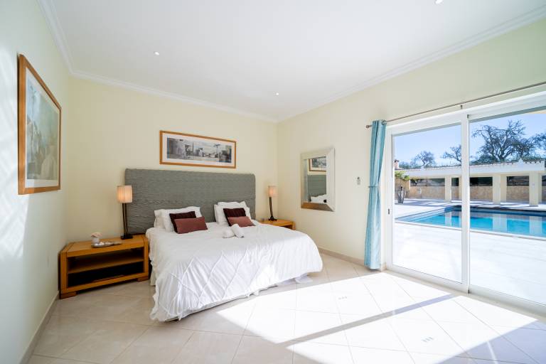 Villa with patio, garden & private pool | Panoramic view — photo 4