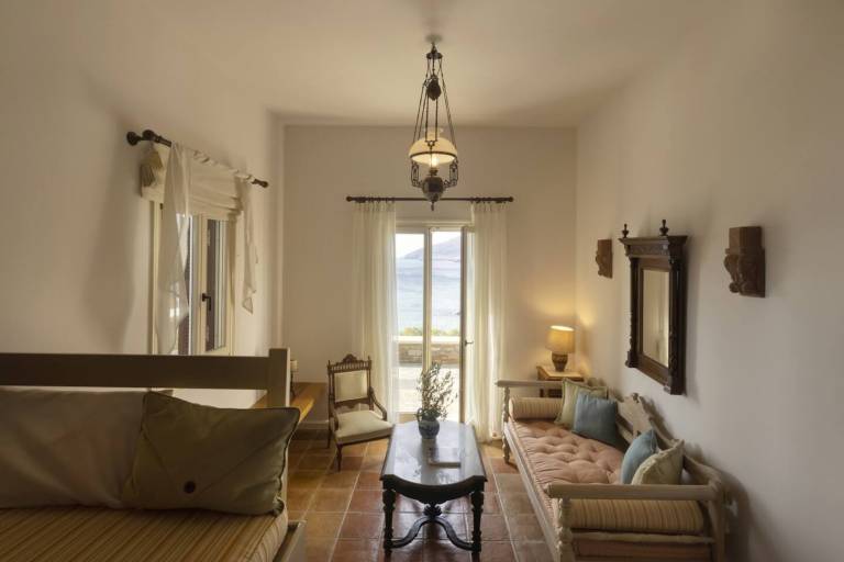 Elegant Andros Beach House Villa Stenies Anatoli 5 bedrooms — photo 4