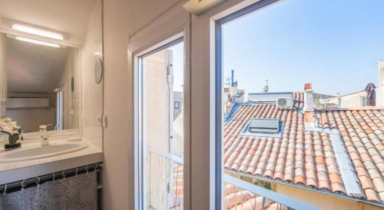 Holiday apartment with patio — photo 3