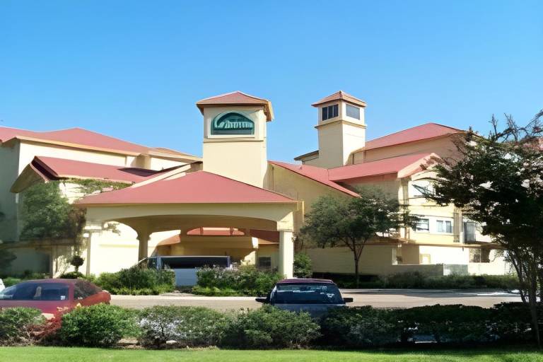 La Quinta Inn & Suites by Wyndham Houston Bush IAH South in Humble, TX