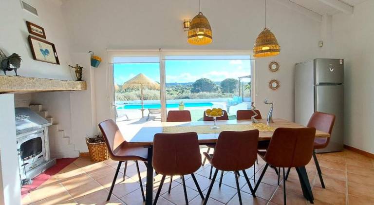 Villa with barbecue, private pool & patio | Pets allowed — photo 3