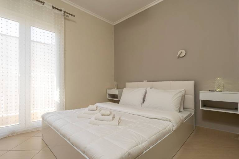 Faliro Escape - Spacious Stay in Thessaloniki — photo 3