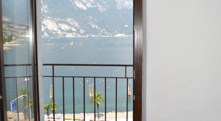 Apartment with pool, yard & BBQ | Beach nearby | Suitable for remote work | Pets are welcome — photo 3