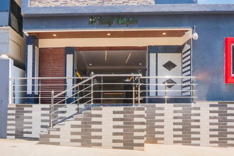 Super Townhouse Gachibowli Near Sky View