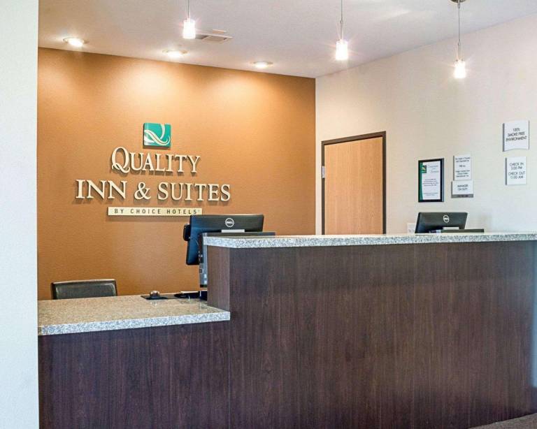 Quality Inn & Suites Minot North — photo 4