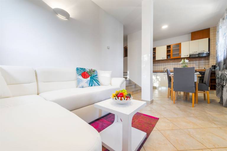 Fully equipped house with yard, grill & private pool | Sea view | Pets allowed — photo 5