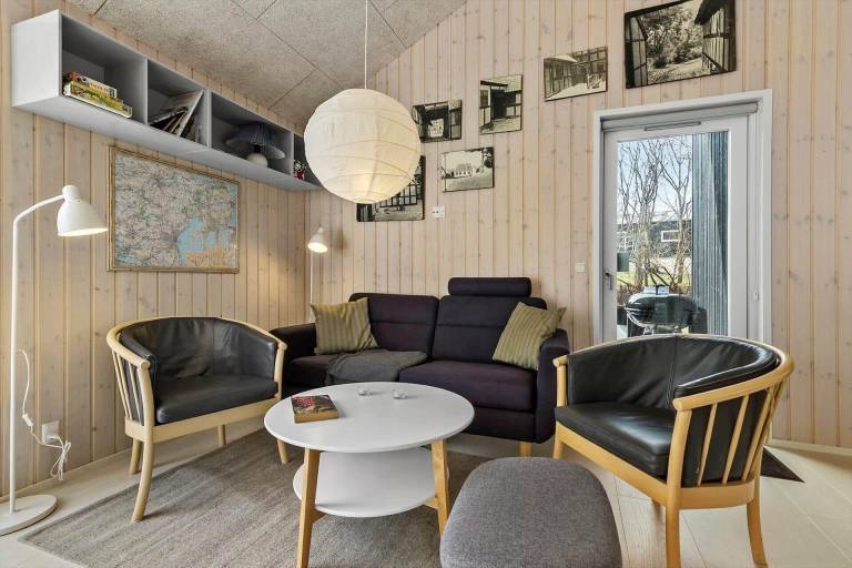 Vacation home with terrace, barbecue & sauna — photo 4