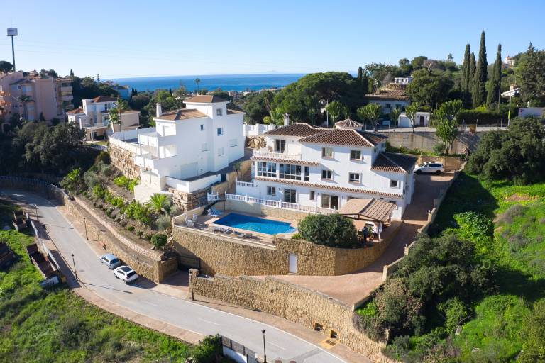 Villa with barbecue, terrace & private pool in Marbella