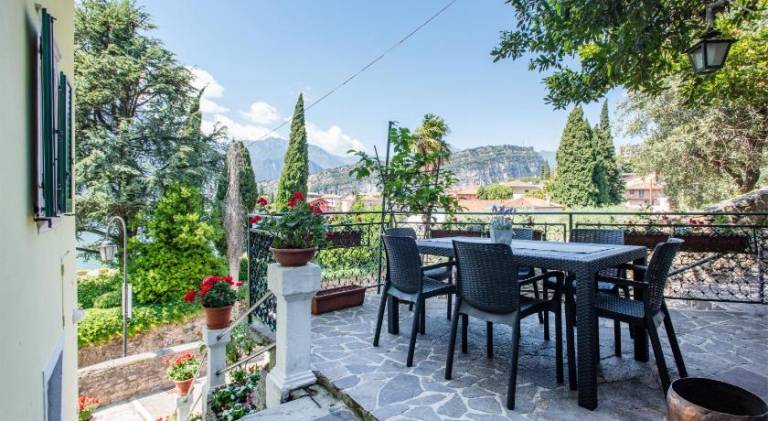 Rental apartment with 2 rooms for 6 persons — photo 3